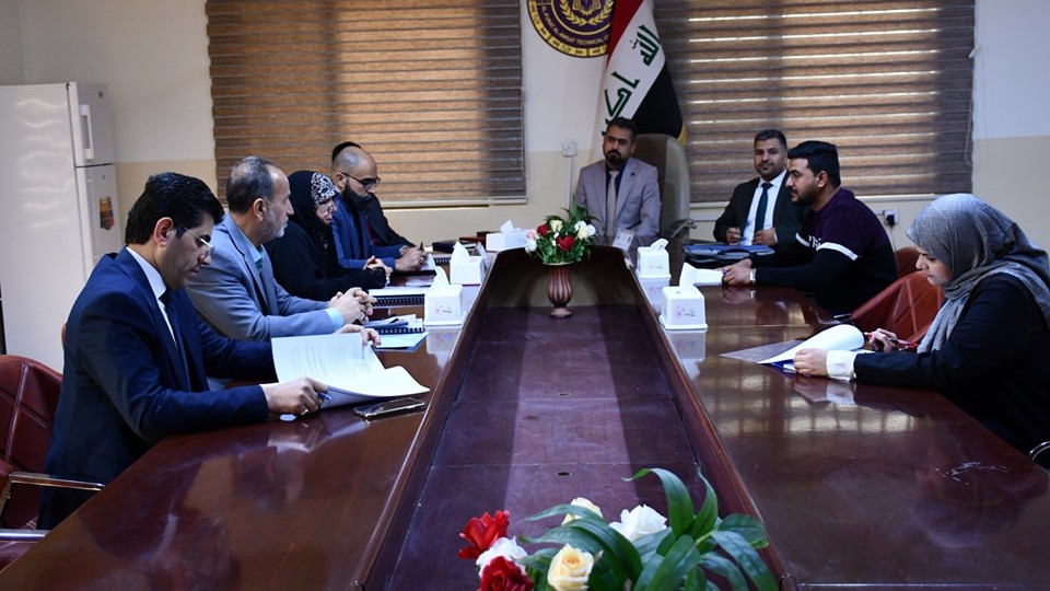 اجتماع مع السيد العميد